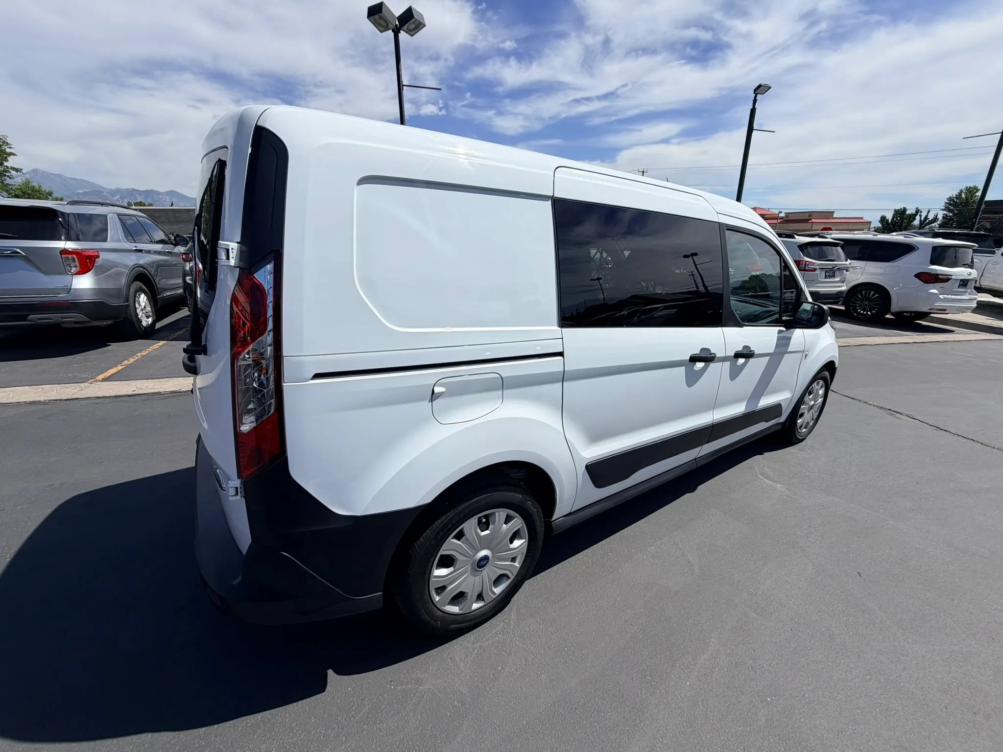 Used 2022 Ford Transit Connect XL FWD image 4