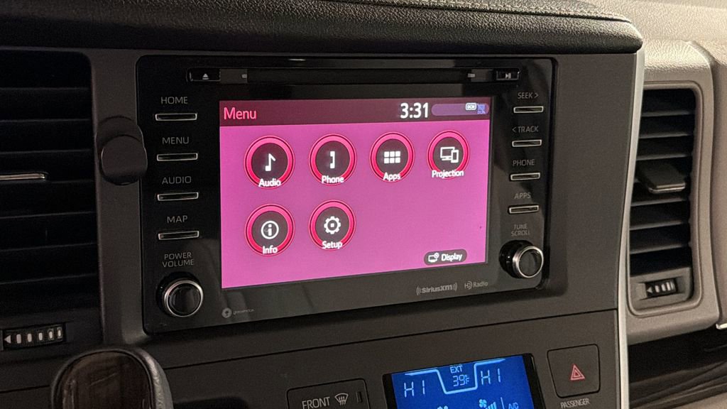 Used 2020 Toyota Sienna XLE image 26