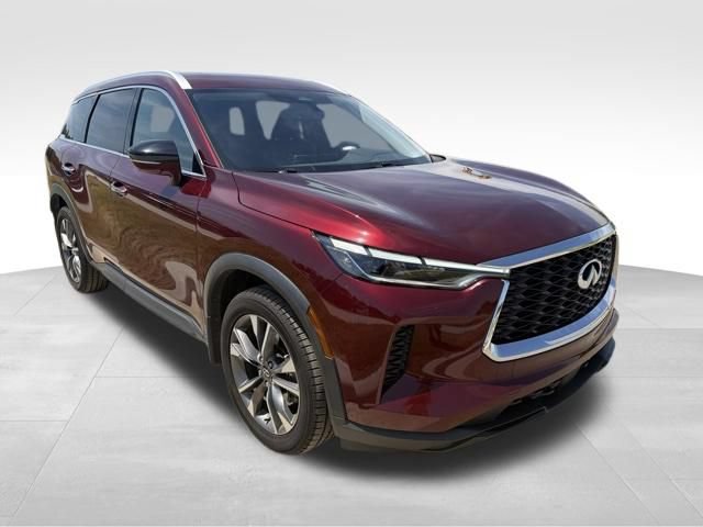 Used 2023 INFINITI QX60 Luxe w/ Cargo Package FWD image 2