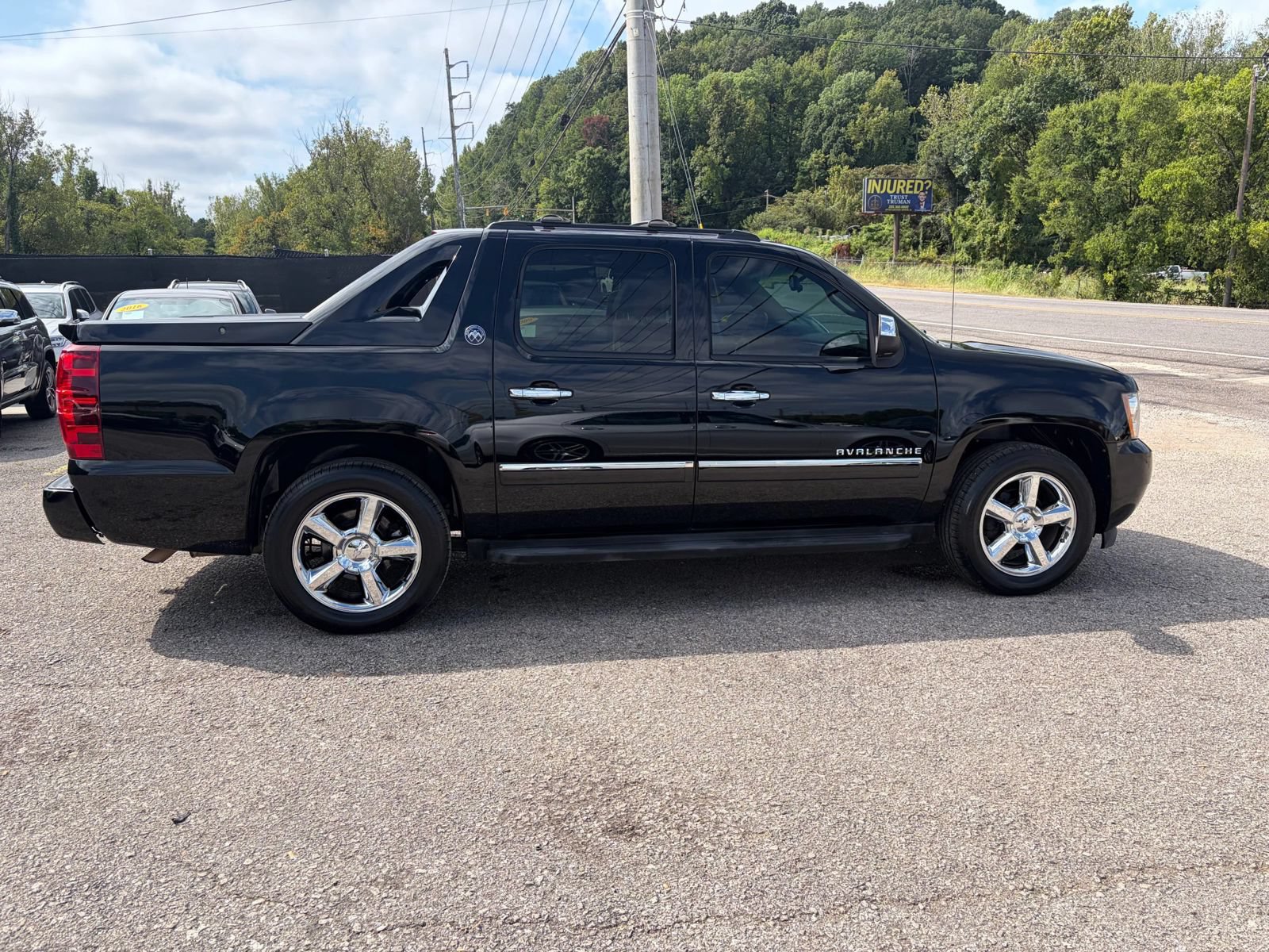 Used 2013 Chevrolet Avalanche LTZ RWD image 4