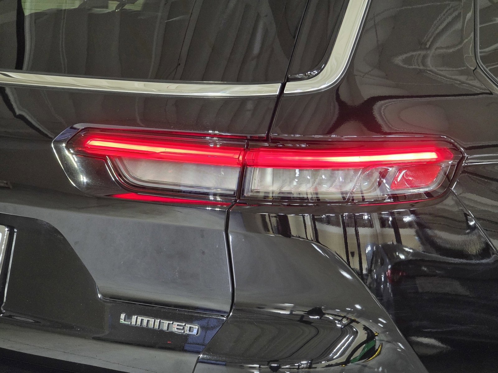 Used 2021 Jeep Grand Cherokee L Limited image 12