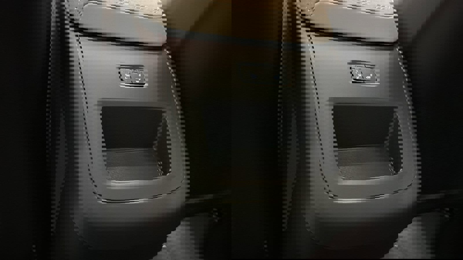 Used 2026 Volvo XC60 B5 Plus w/ Protection Package Premier image 28