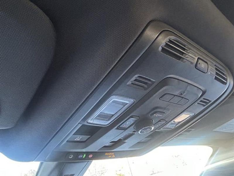 Used 2021 GMC Yukon XL Denali w/ Denali Premium Package image 21