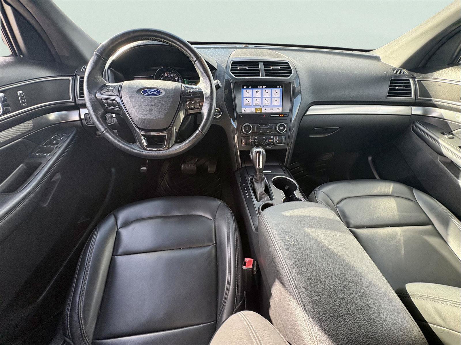 Used 2019 Ford Explorer XLT w/ Equipment Group 202A FWD image 8