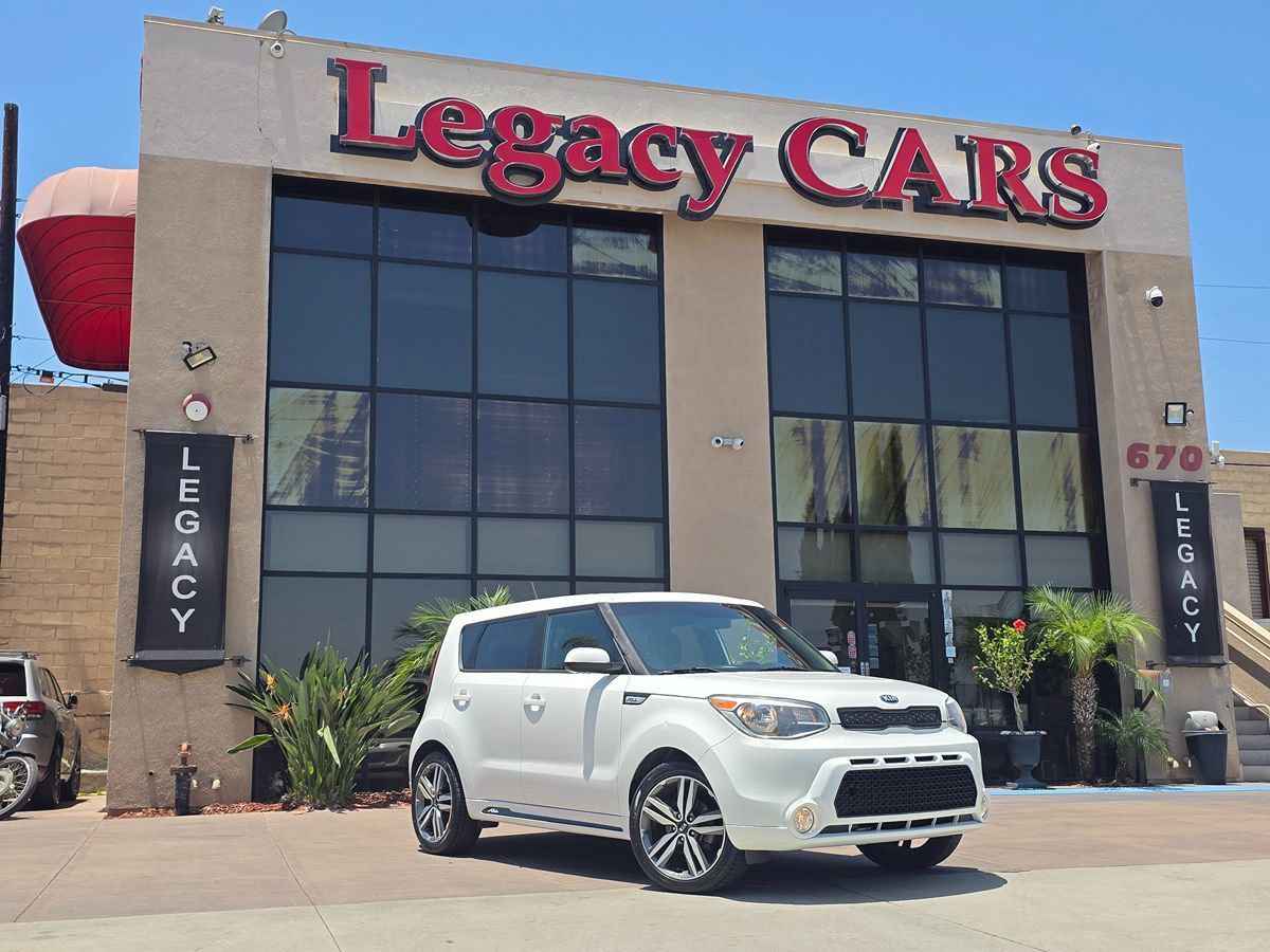 Used 2016 Kia Soul + w/ Soulful Package FWD image 2