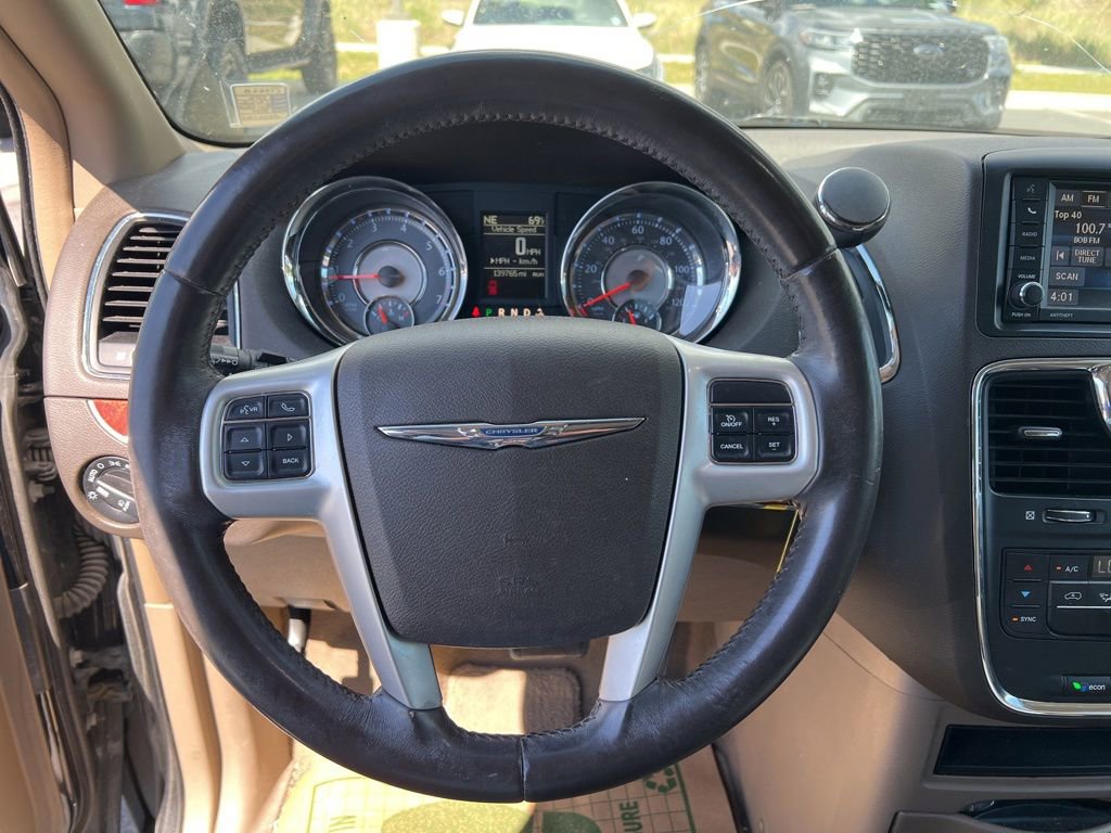 Used 2016 Chrysler Town & Country Touring FWD image 34