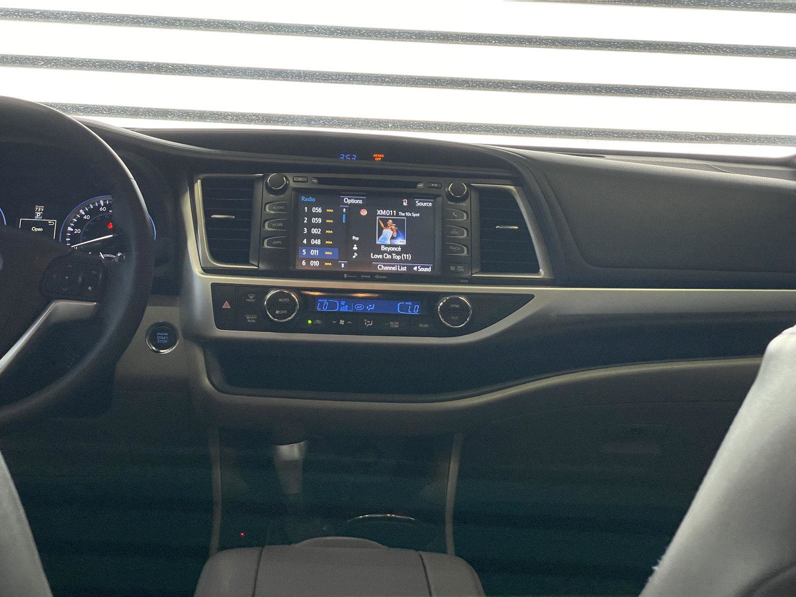 Used 2016 Toyota Highlander XLE AWD/4WD image 21