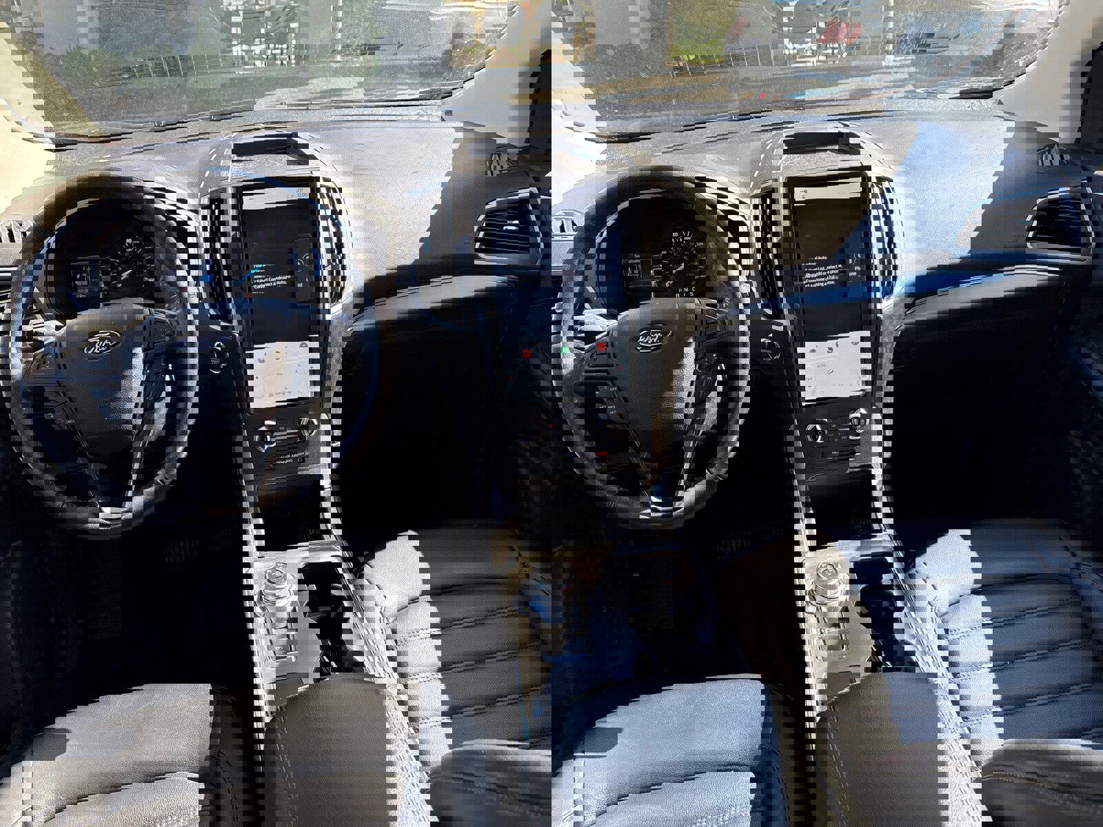 Used 2022 Ford Edge SEL image 11