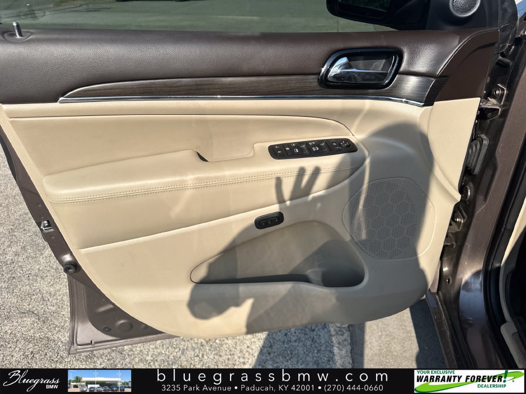 Used 2020 Jeep Grand Cherokee Overland AWD/4WD image 9
