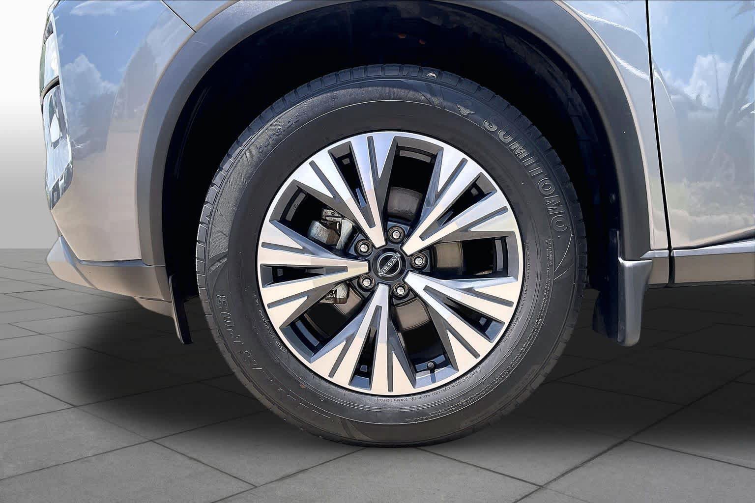 Used 2023 Nissan Rogue SV FWD image 10