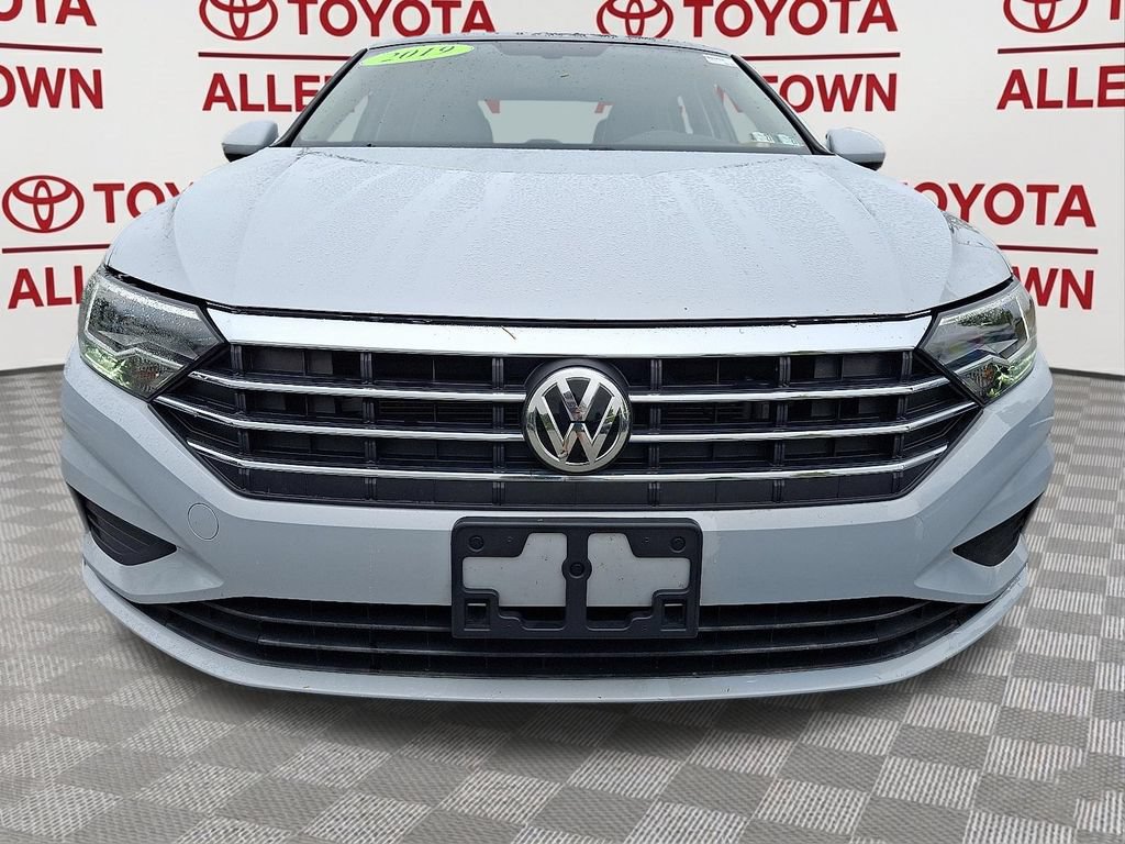 Used 2019 Volkswagen Jetta SE FWD image 2