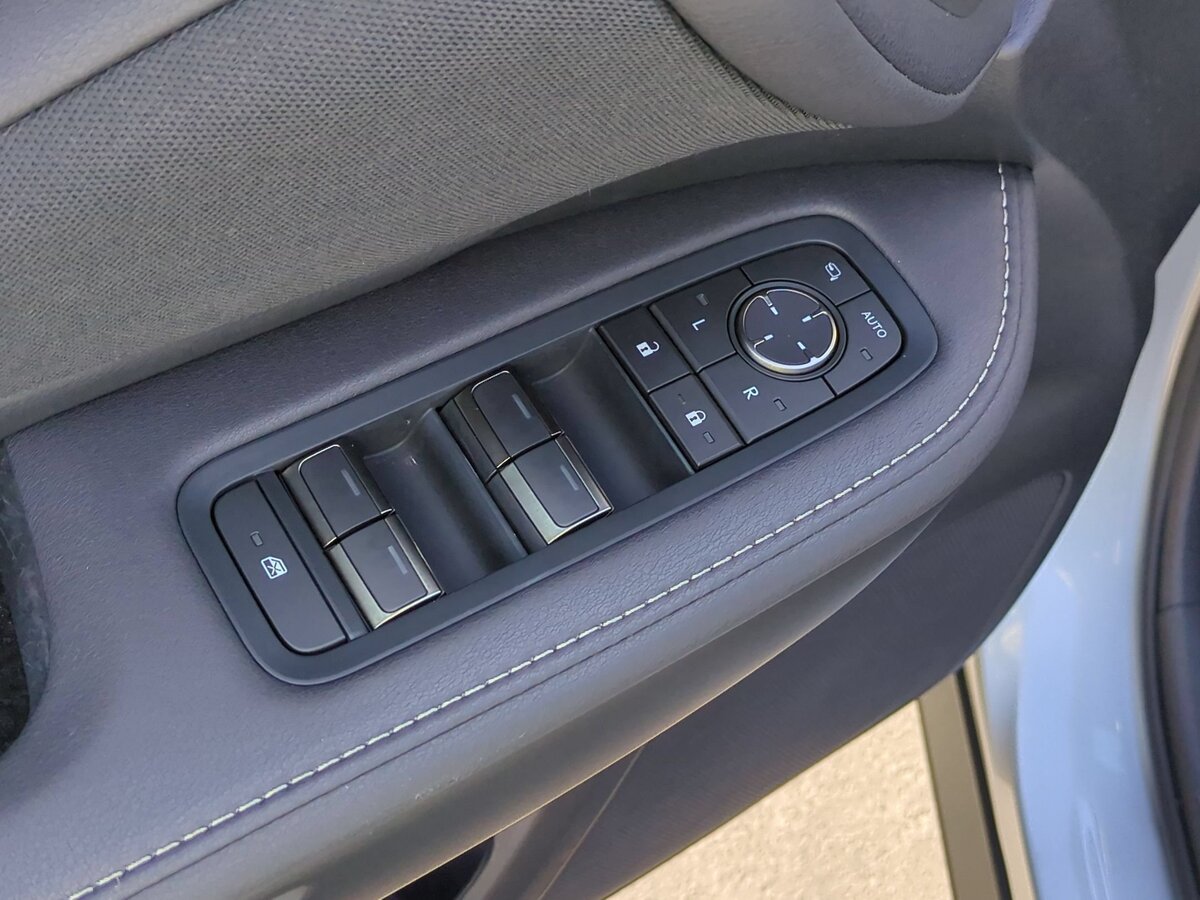Used 2026 Lexus TX 500h AWD w/ Technology Package image 15