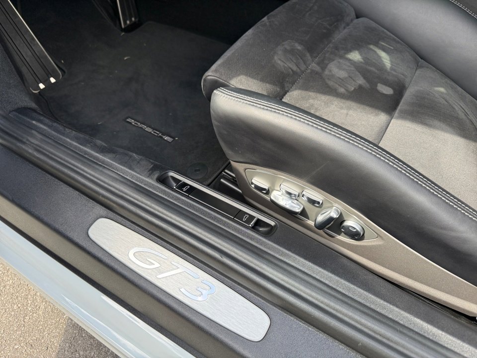 Certified 2015 Porsche 911 GT3 image 24