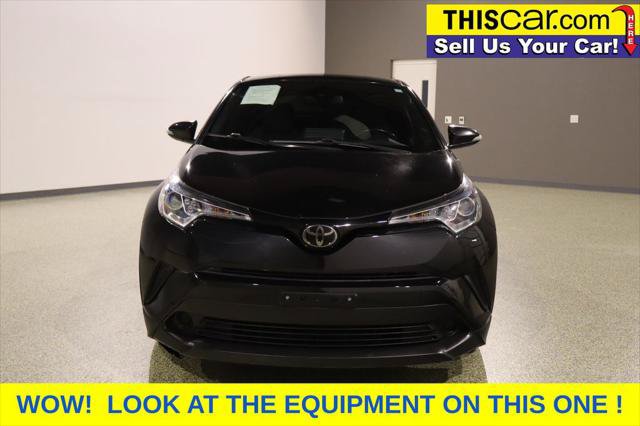 Used 2019 Toyota C-HR XLE FWD image 3