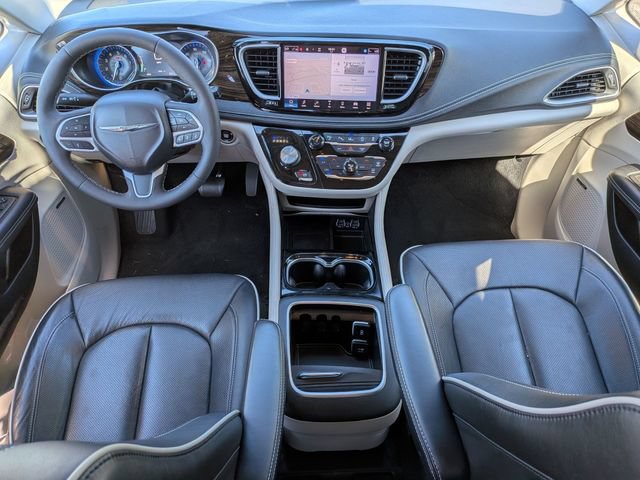 Certified 2022 Chrysler Pacifica Limited AWD/4WD image 16
