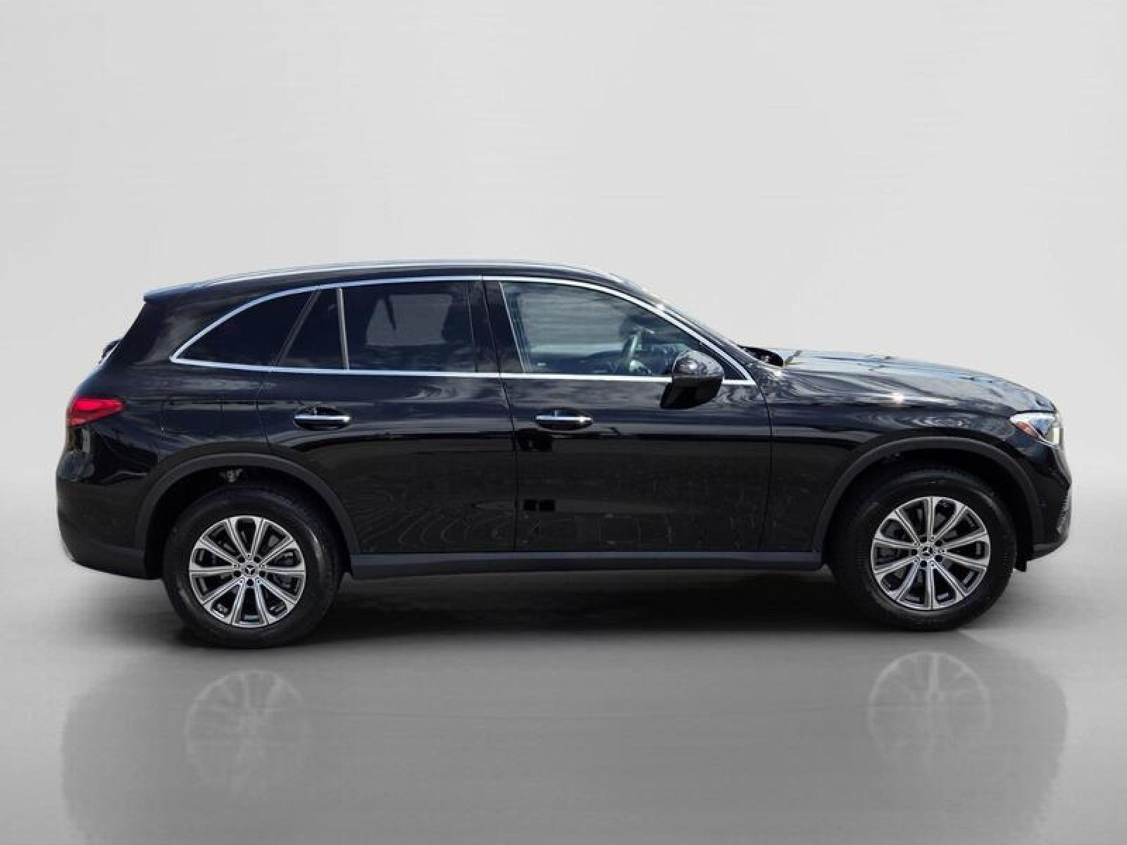 Certified 2023 Mercedes-Benz GLC 300 image 5