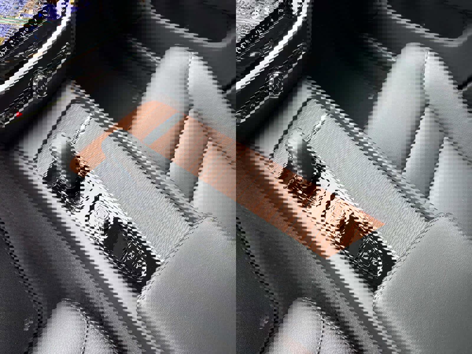 Used 2023 Volvo V60 B5 Cross Country Plus image 25