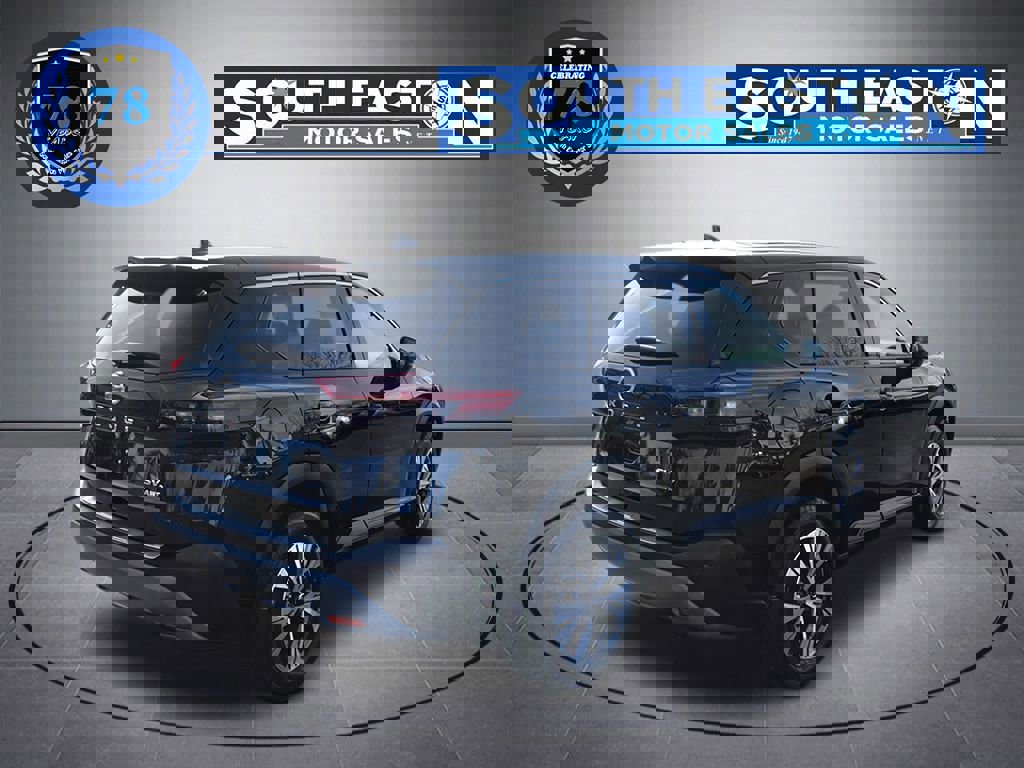 Used 2021 Nissan Rogue SV image 6