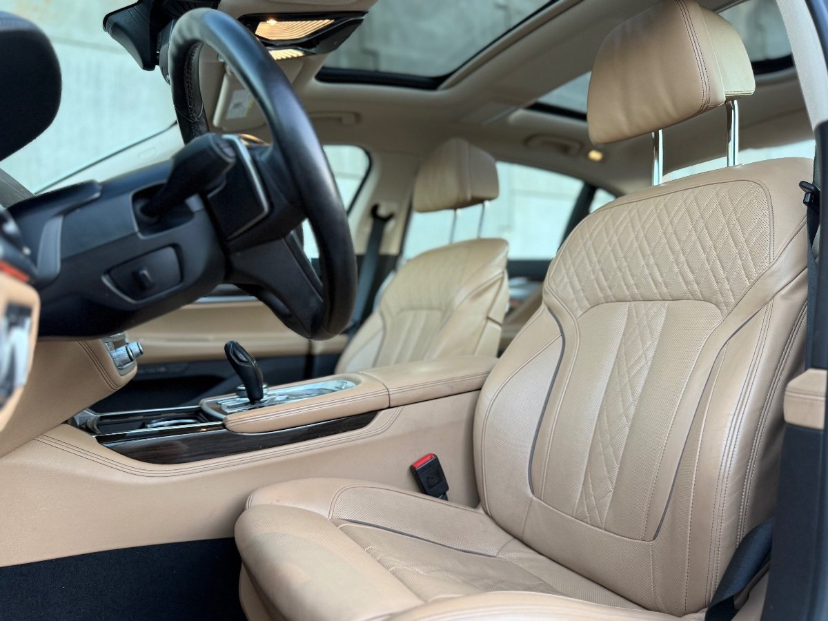Used 2022 BMW 740i RWD image 16