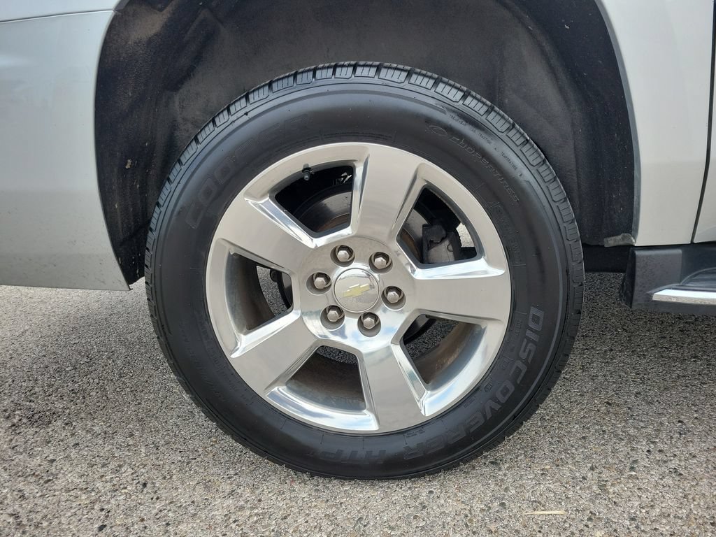 Used 2018 Chevrolet Suburban Premier AWD/4WD image 5
