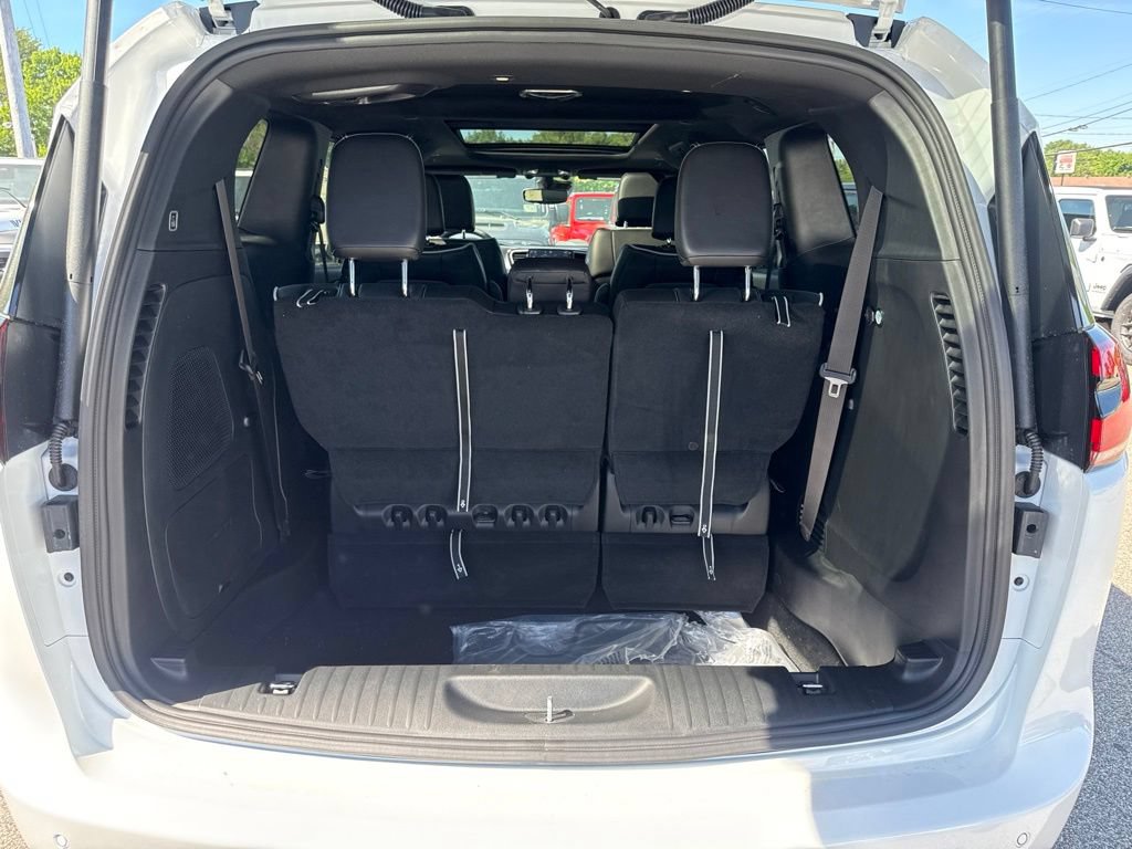 New 2027 Chrysler Pacifica Limited AWD/4WD image 24
