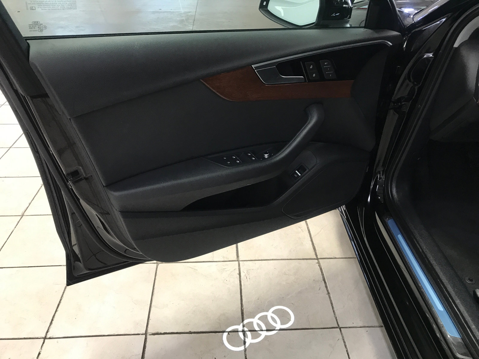 Used 2023 Audi A4 2.0T Premium w/ Convenience Package AWD/4WD image 7
