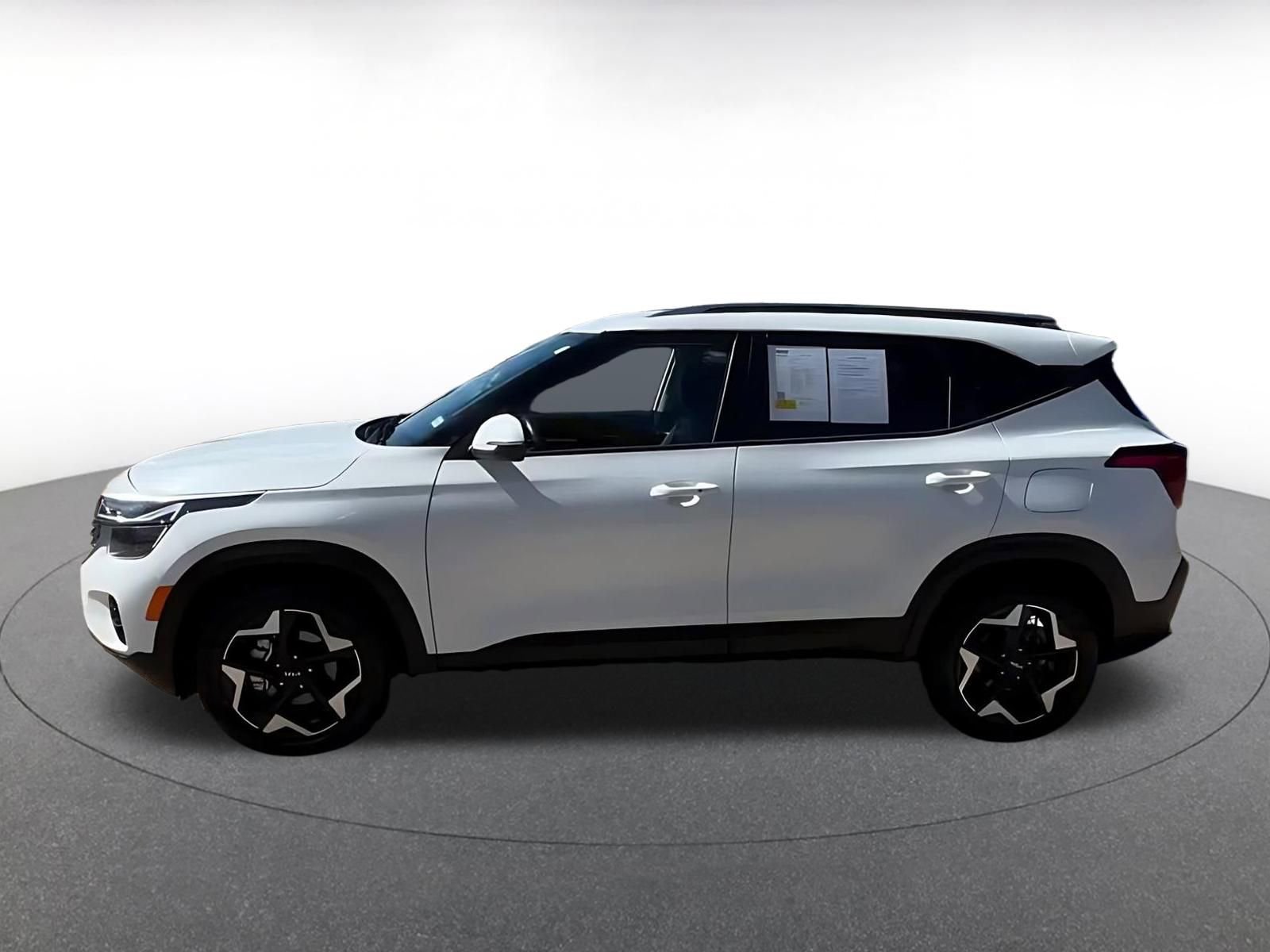 Used 2025 Kia Seltos S image 10