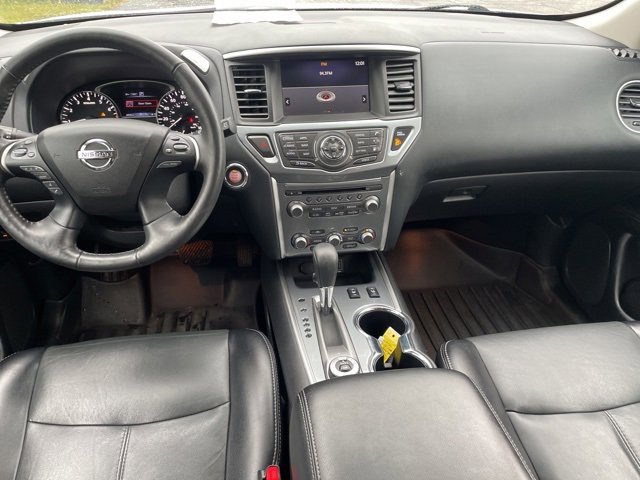 Used 2020 Nissan Pathfinder SL image 3