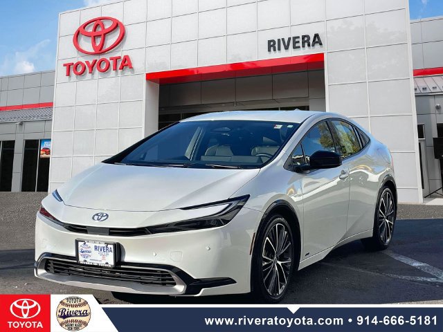 Used 2023 Toyota Prius XLE AWD/4WD image 4