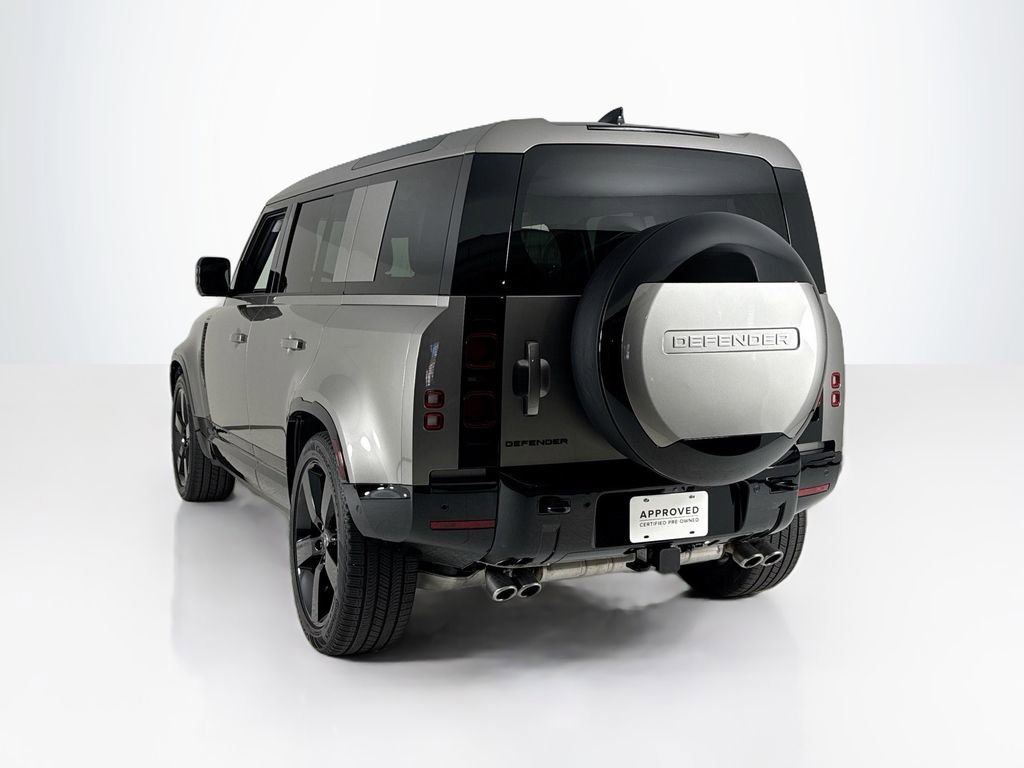 Used 2025 Land Rover Defender 110 X-Dynamic SE image 3