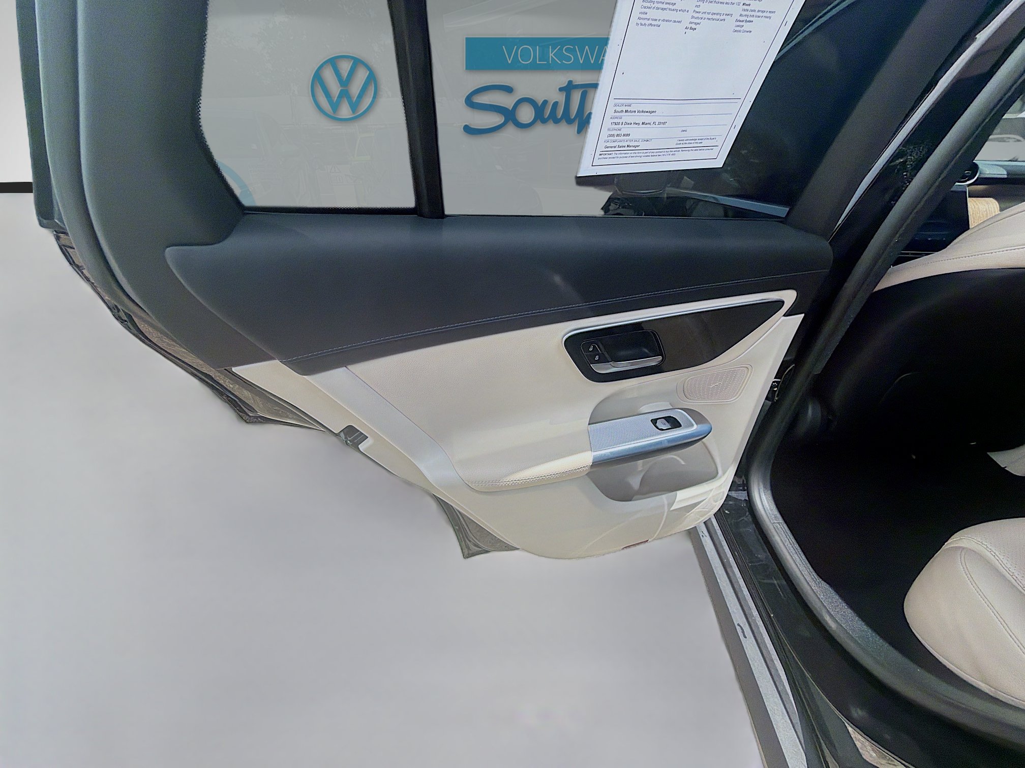 Used 2024 Mercedes-Benz GLC 300 image 25