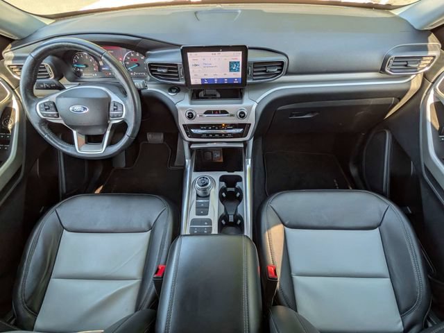 Used 2022 Ford Explorer XLT w/ Equipment Group 202A RWD image 17