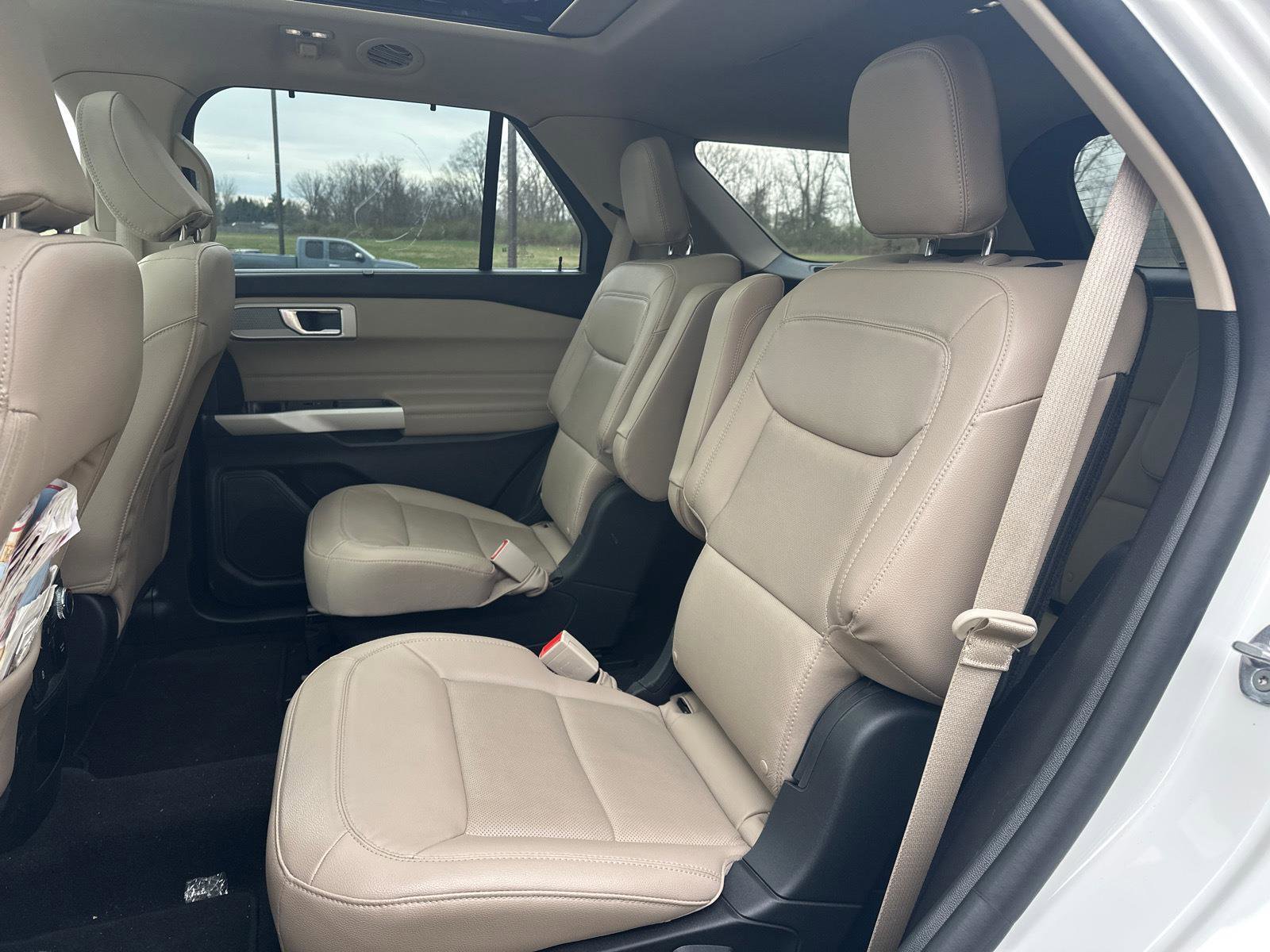 Used 2021 Ford Explorer Limited w/ Equipment Group 301A image 7