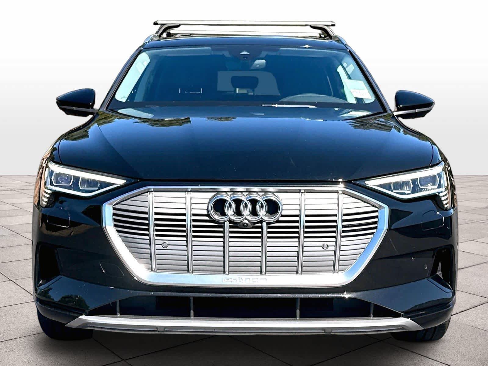 Used 2023 Audi e-tron Premium Plus w/ Premium Plus Package AWD/4WD image 3