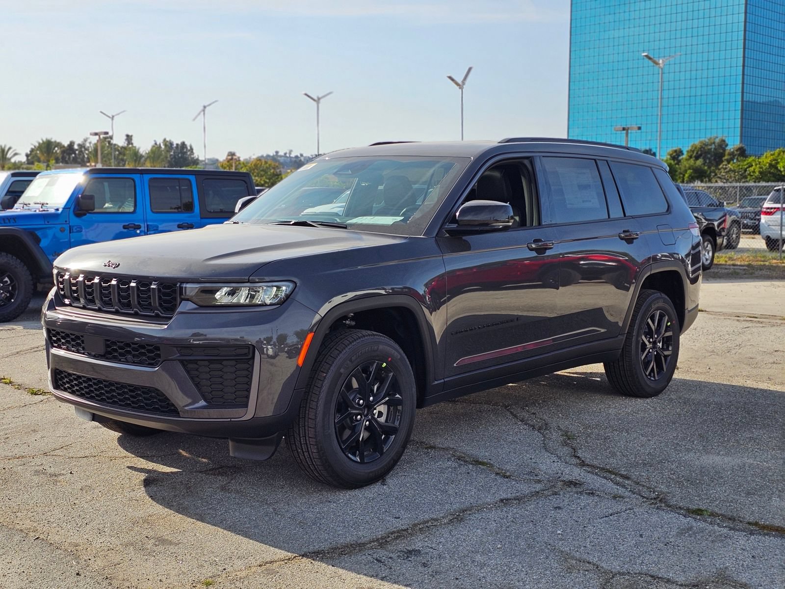 New 2026 Jeep Grand Cherokee L 4WD image 3