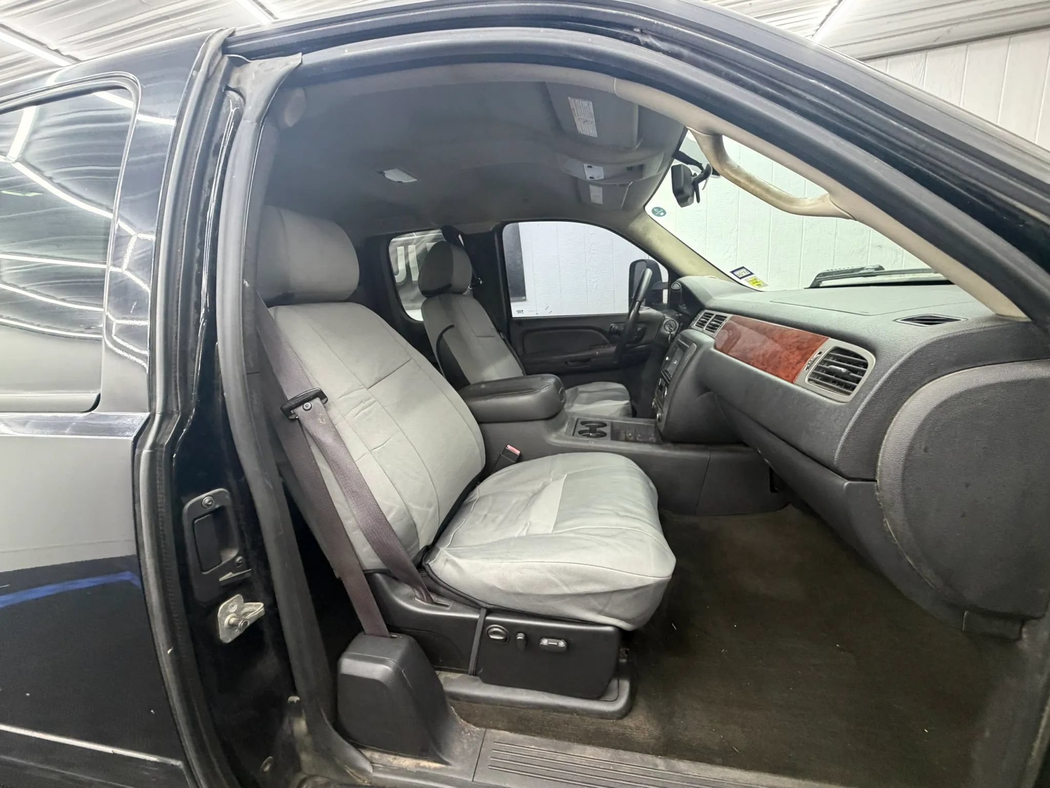 Used 2009 GMC Sierra 2500 SLT AWD/4WD image 5