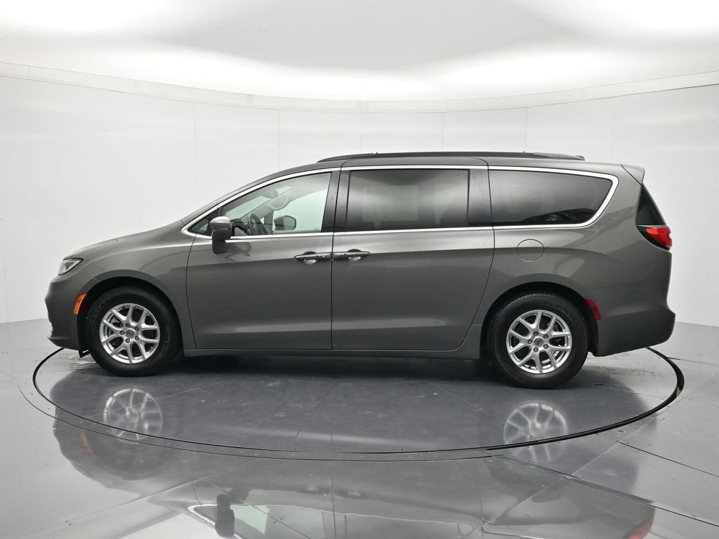 Used 2022 Chrysler Pacifica Touring-L FWD image 8