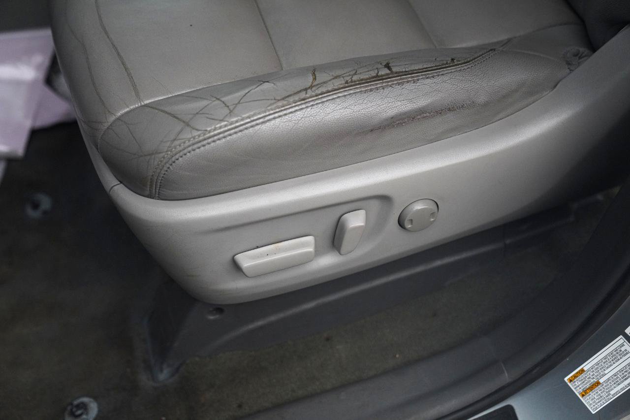 Used 2015 Toyota Sienna XLE w/ XLE Navigation Package AWD/4WD image 25