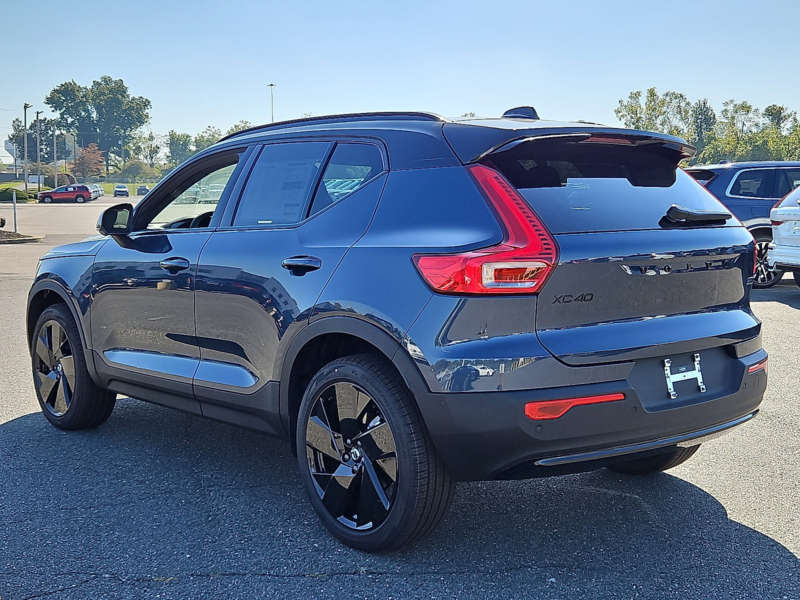 New 2026 Volvo XC40 B5 Ultra w/ Protection Package Premier AWD/4WD image 4