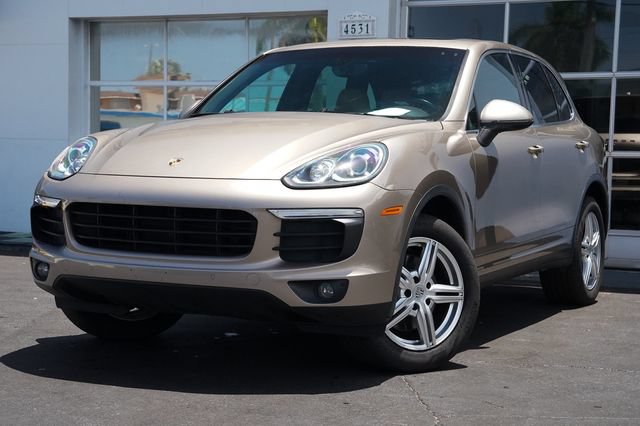 Used 2016 Porsche Cayenne AWD/4WD image 1