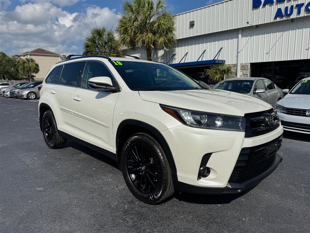 Used 2019 Toyota Highlander SE AWD/4WD image 2