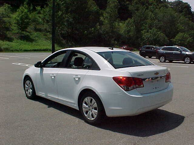 Used 2014 Chevrolet Cruze LS FWD image 6