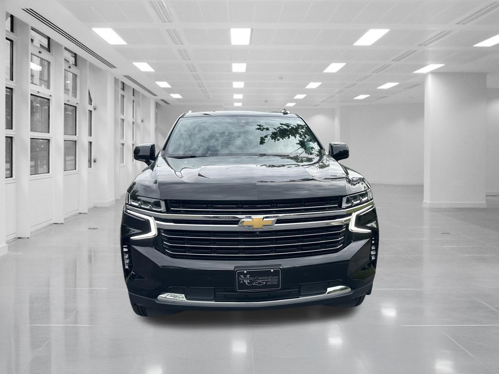 Used 2022 Chevrolet Tahoe LT w/ LT Signature Package AWD/4WD image 2