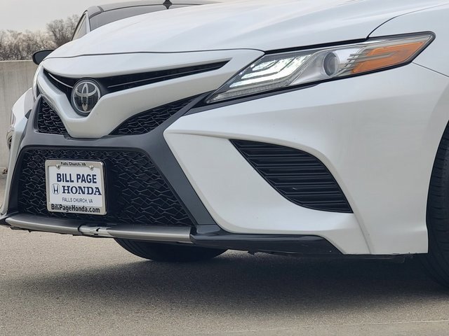 Used 2019 Toyota Camry XSE image 3