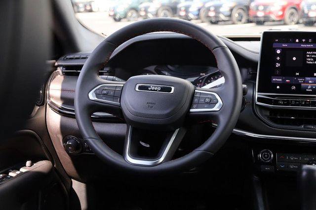 Used 2025 Jeep Compass Trailhawk w/ Trailer Tow Group AWD/4WD image 25