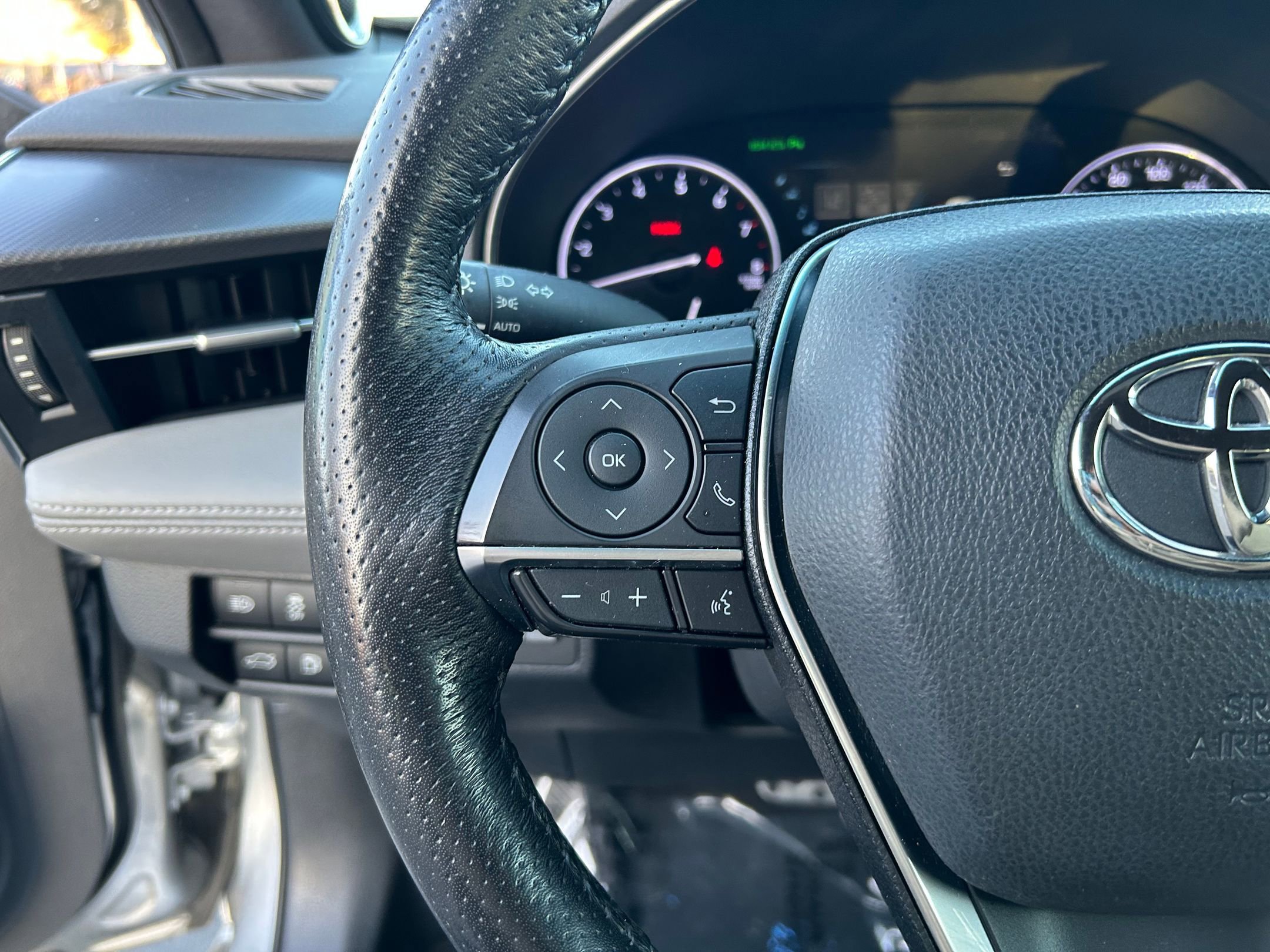 Certified 2019 Toyota Avalon Touring image 14