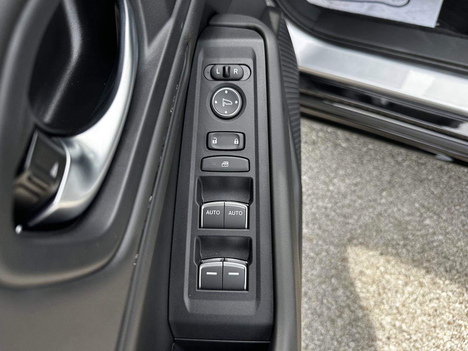 Certified 2025 Honda Accord EX-L image 9