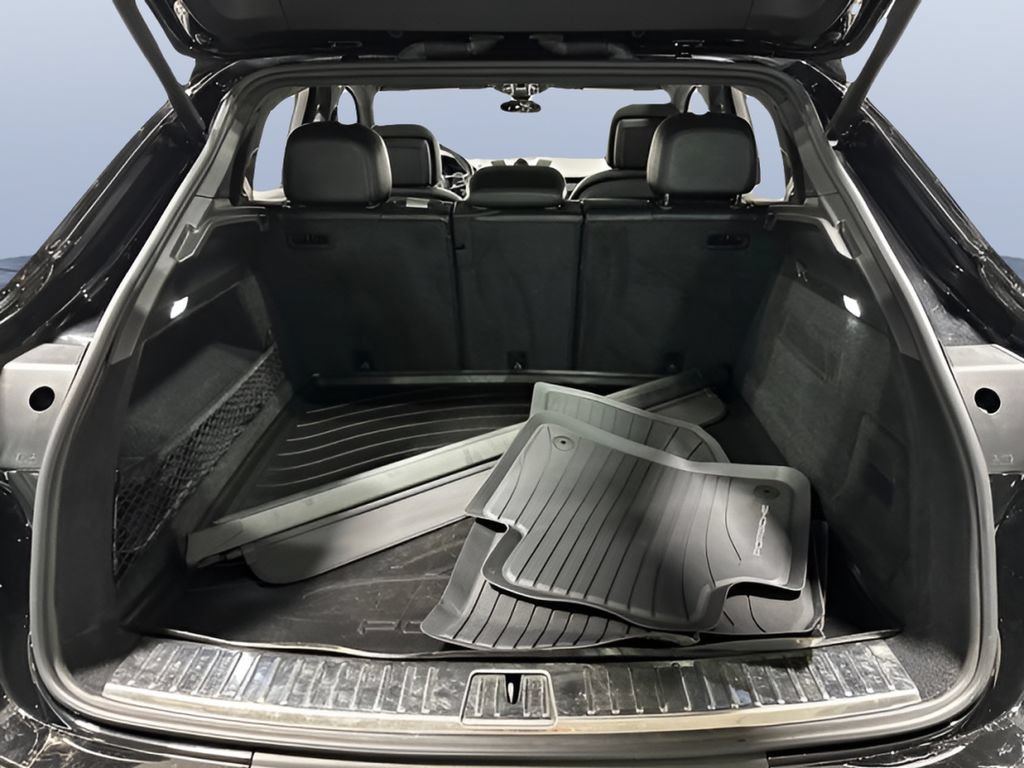 Certified 2023 Porsche Cayenne Platinum Edition AWD/4WD image 8