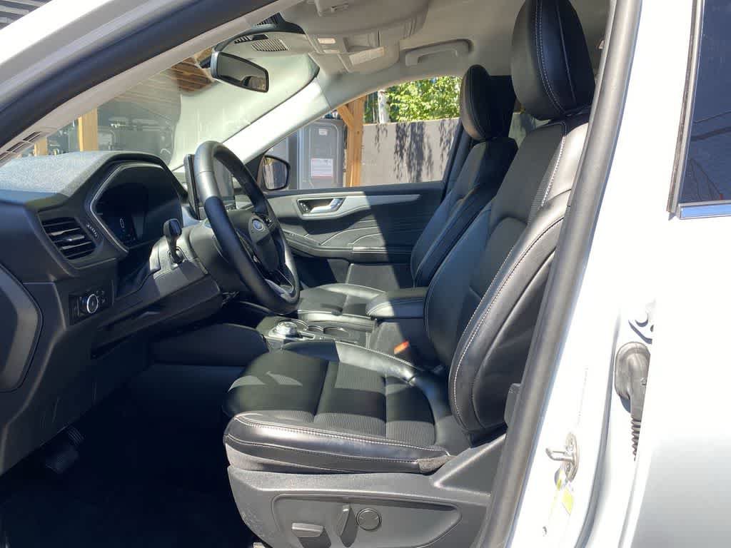 Used 2025 Ford Escape Platinum AWD/4WD image 13