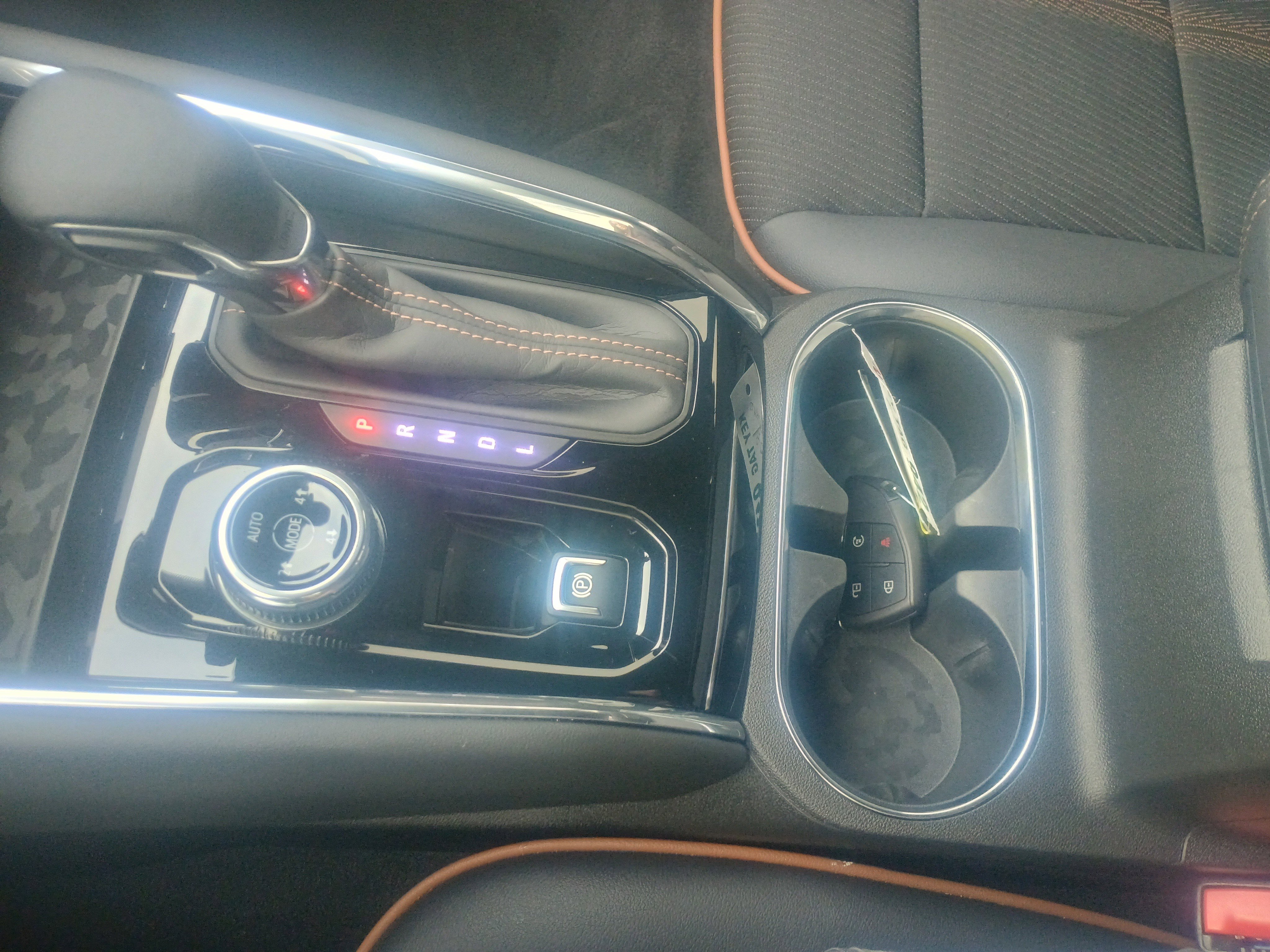 Used 2024 GMC Canyon AT4 w/ Technology Package image 24